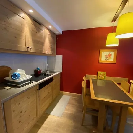 T1 La Tania Skis Aux Pieds Apartment